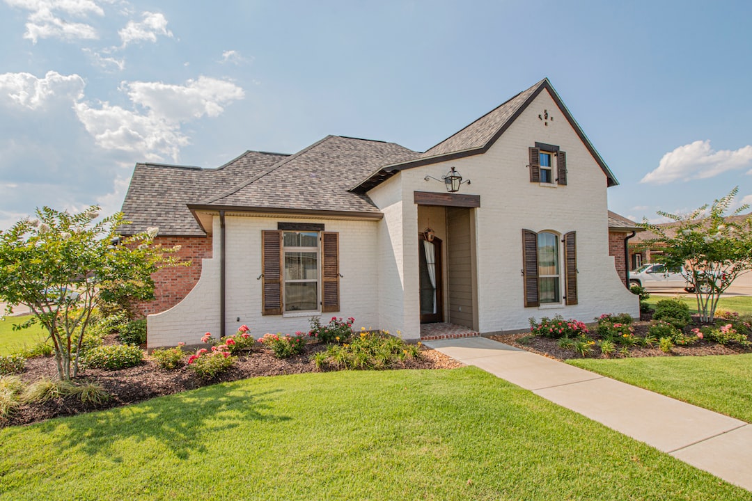 4 Things an HOA Board Does in Hoover, Alabama