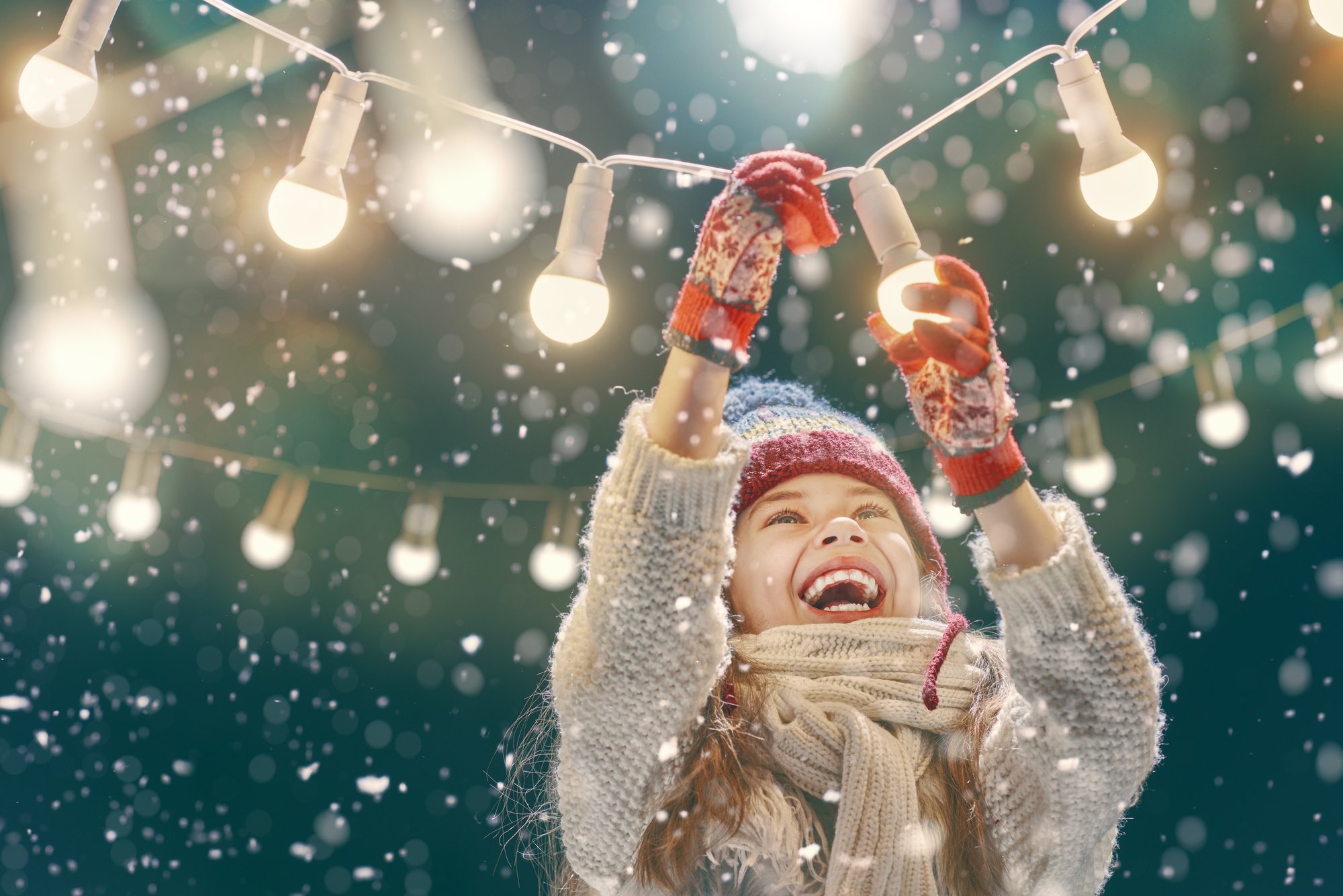 Spread Holiday Spirit and Cheer With HOA Holiday Decorating